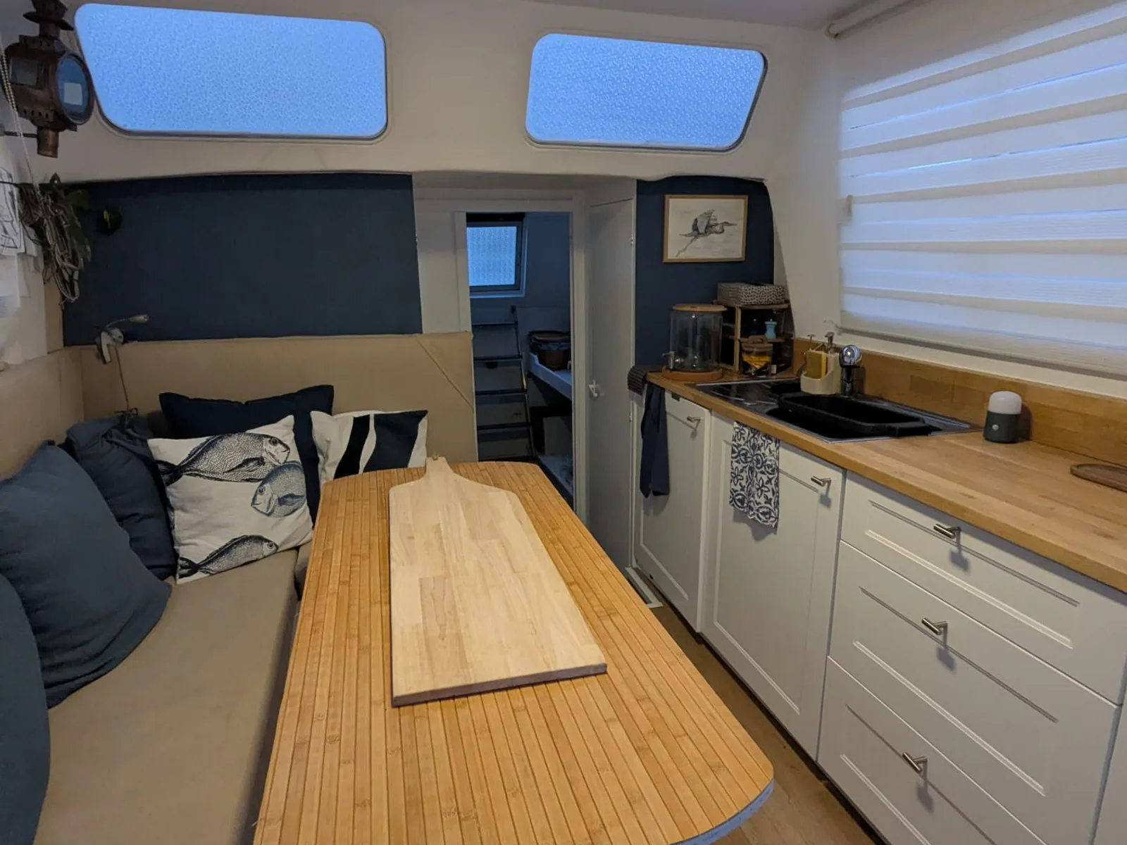 Cuisine équipée et chambre double.